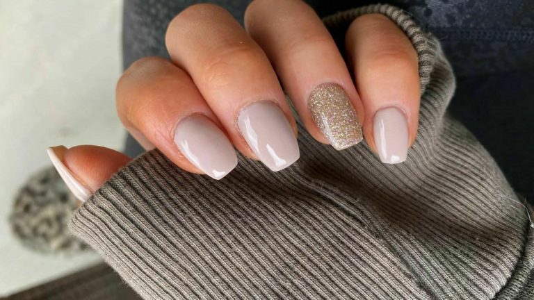 14442_field_realisation_image_nail polish colors nail set nail care